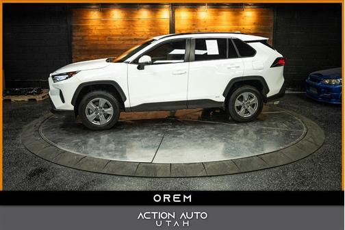 2022 Toyota RAV4 Hybrid LE