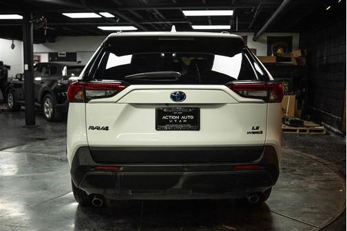 2022 Toyota RAV4 Hybrid LE