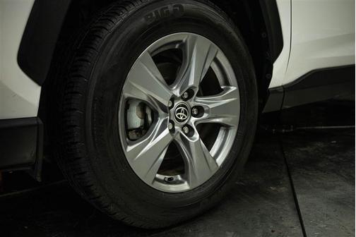 2022 Toyota RAV4 Hybrid LE