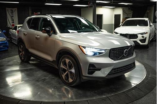 2024 Volvo XC40 CORE THEME