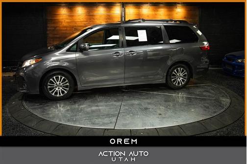 2019 Toyota Sienna XLE