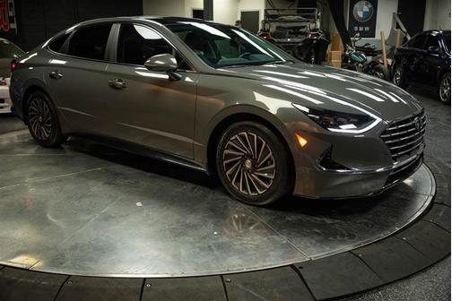 2022 Hyundai SONATA Hybrid Limited