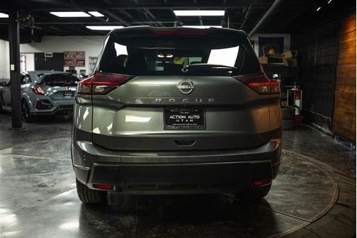 Gun Metallic 2025 Nissan Rogue SV