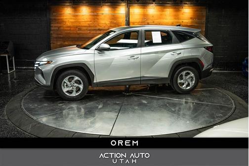 2023 Hyundai TUCSON SE