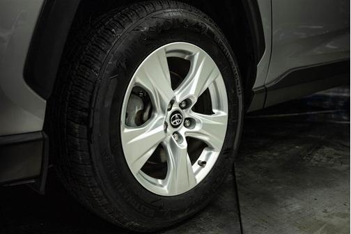 2020 Toyota RAV4 Hybrid LE