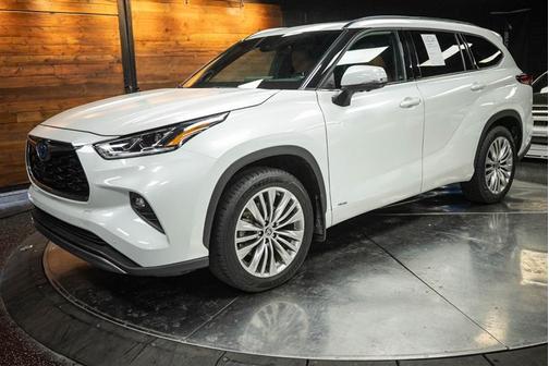 2023 Toyota Highlander Hybrid Platinum