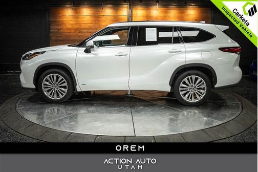 2023 Toyota Highlander Hybrid Platinum