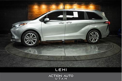 2023 Toyota Sienna Platinum 7 passenger