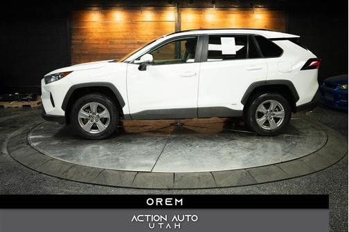 2022 Toyota RAV4 Hybrid LE