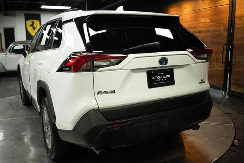 2022 Toyota RAV4 Hybrid LE