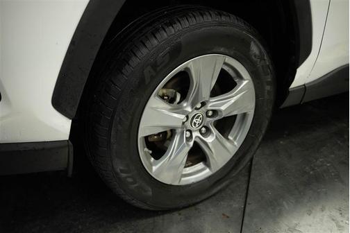 2022 Toyota RAV4 Hybrid LE