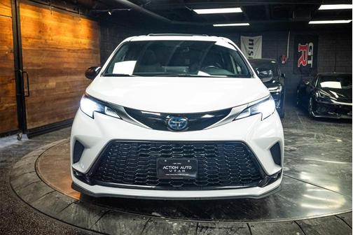 White 2022 Toyota Sienna XSE 7 Passenger