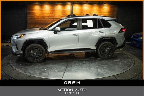 2022 Toyota RAV4 Hybrid SE