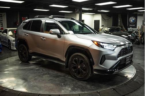 2022 Toyota RAV4 Hybrid SE