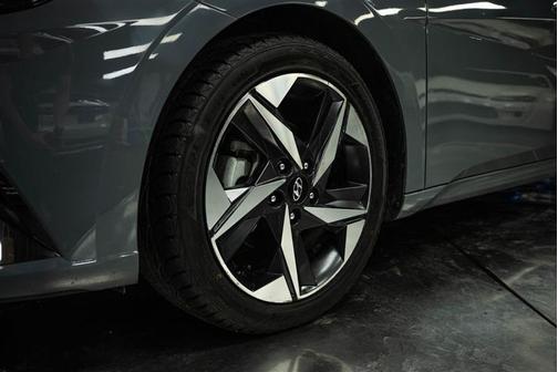 2022 Hyundai ELANTRA HEV Limited