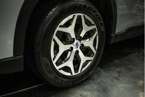 Ice Silver Metallic 2021 Subaru Forester Premium