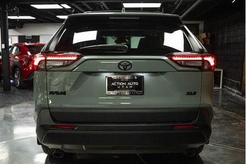 2022 Toyota RAV4 XLE Premium