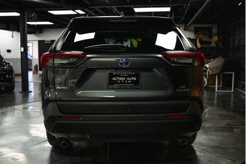 2020 Toyota RAV4 Hybrid LE