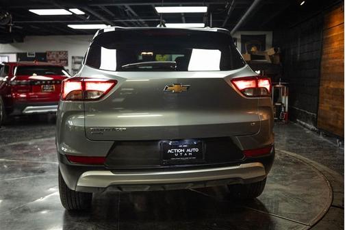 Gray 2025 Chevrolet Trailblazer LT