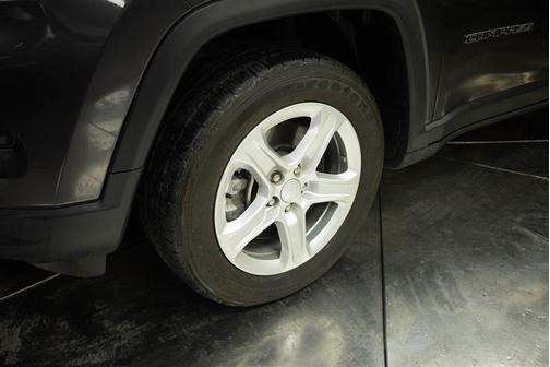 Gray 2023 Jeep Compass Sport