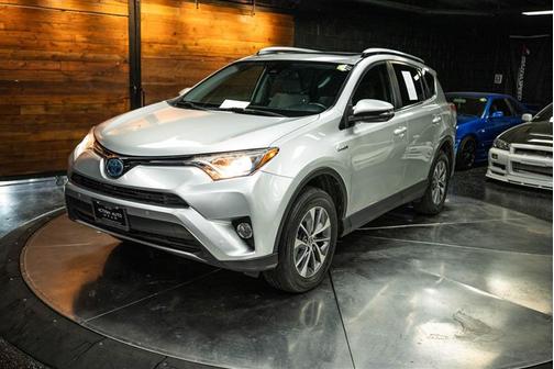 2016 Toyota RAV4 Hybrid XLE