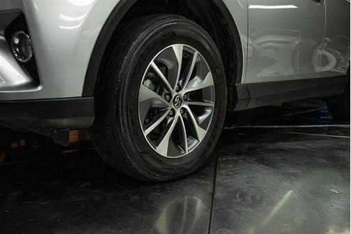 2016 Toyota RAV4 Hybrid XLE