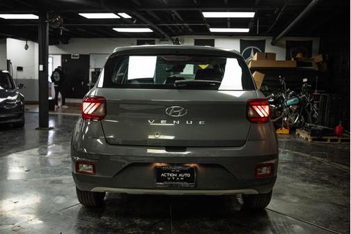 2022 Hyundai VENUE SE