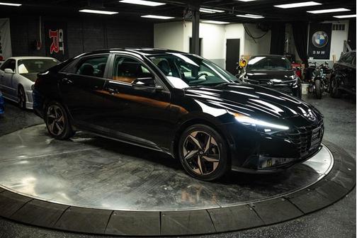 2023 Hyundai ELANTRA HEV Limited