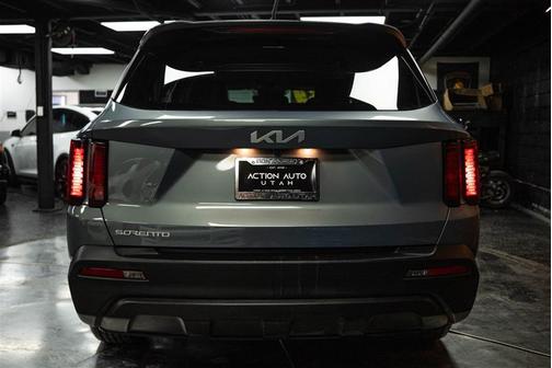 2023 Kia Sorento LX