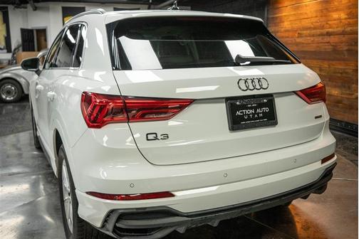 2023 Audi Q3 45 S line Premium