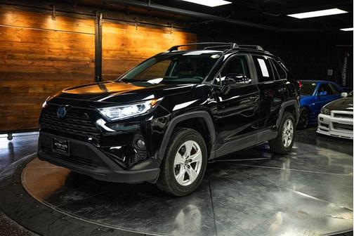 2021 Toyota RAV4 Hybrid XLE