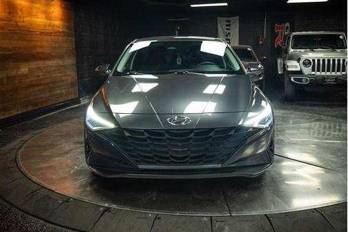 Gray 2022 Hyundai ELANTRA SEL