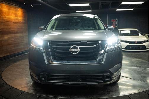 2022 Nissan Pathfinder SV