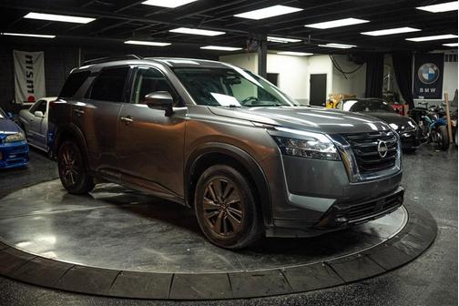 2022 Nissan Pathfinder SV