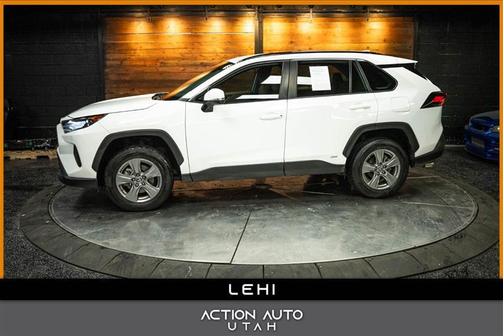 2022 Toyota RAV4 Hybrid LE