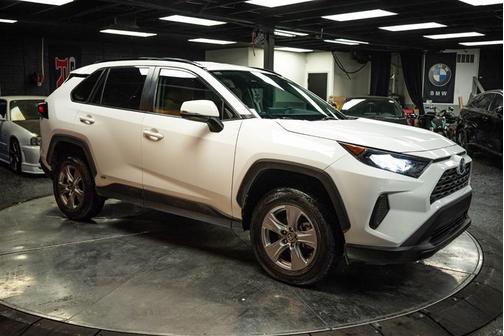 2022 Toyota RAV4 Hybrid LE