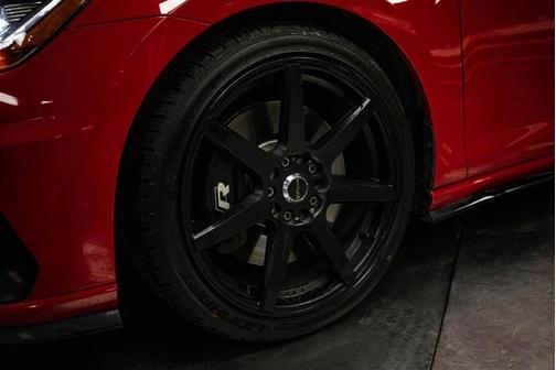 2018 Volkswagen Golf R 2.0T w/DCC & Navigation