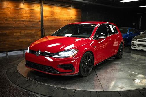 2018 Volkswagen Golf R 2.0T w/DCC & Navigation