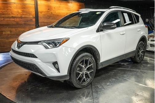 2017 Toyota RAV4 SE
