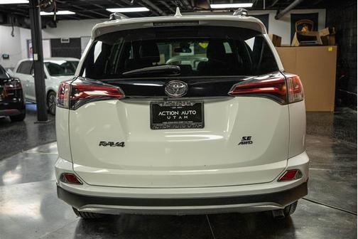 2017 Toyota RAV4 SE