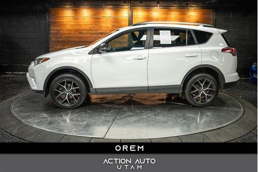 2017 Toyota RAV4 SE