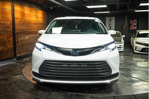 2021 Toyota Sienna LE