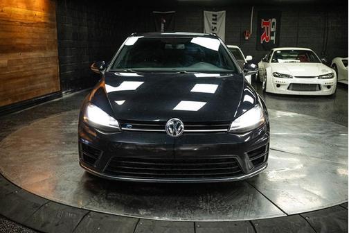 2016 Volkswagen Golf R 4-Door