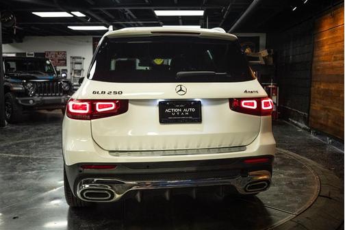 White 2022 Mercedes-Benz GLB 250 Base 4MATIC