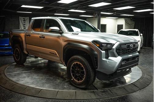 2025 Toyota Tacoma Hybrid TRD