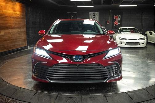 2022 Toyota Camry Hybrid XLE