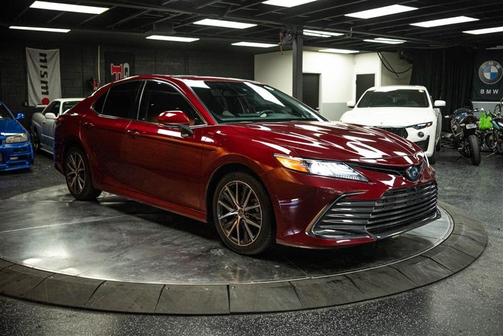 2022 Toyota Camry Hybrid XLE
