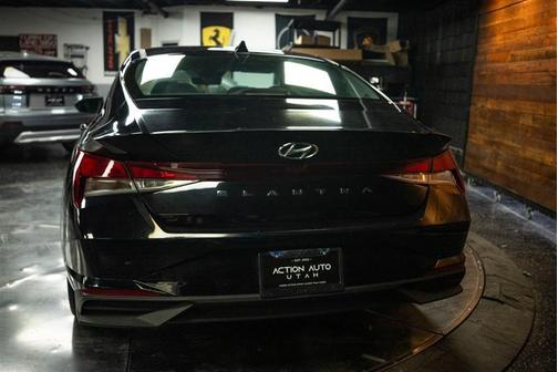 Black 2023 Hyundai ELANTRA SEL