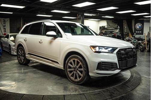 2022 Audi Q7 45 Premium