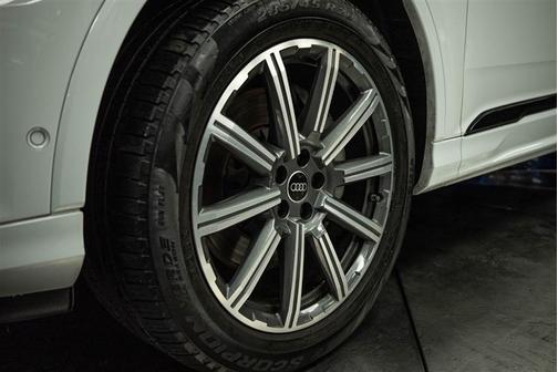 2022 Audi Q7 45 Premium